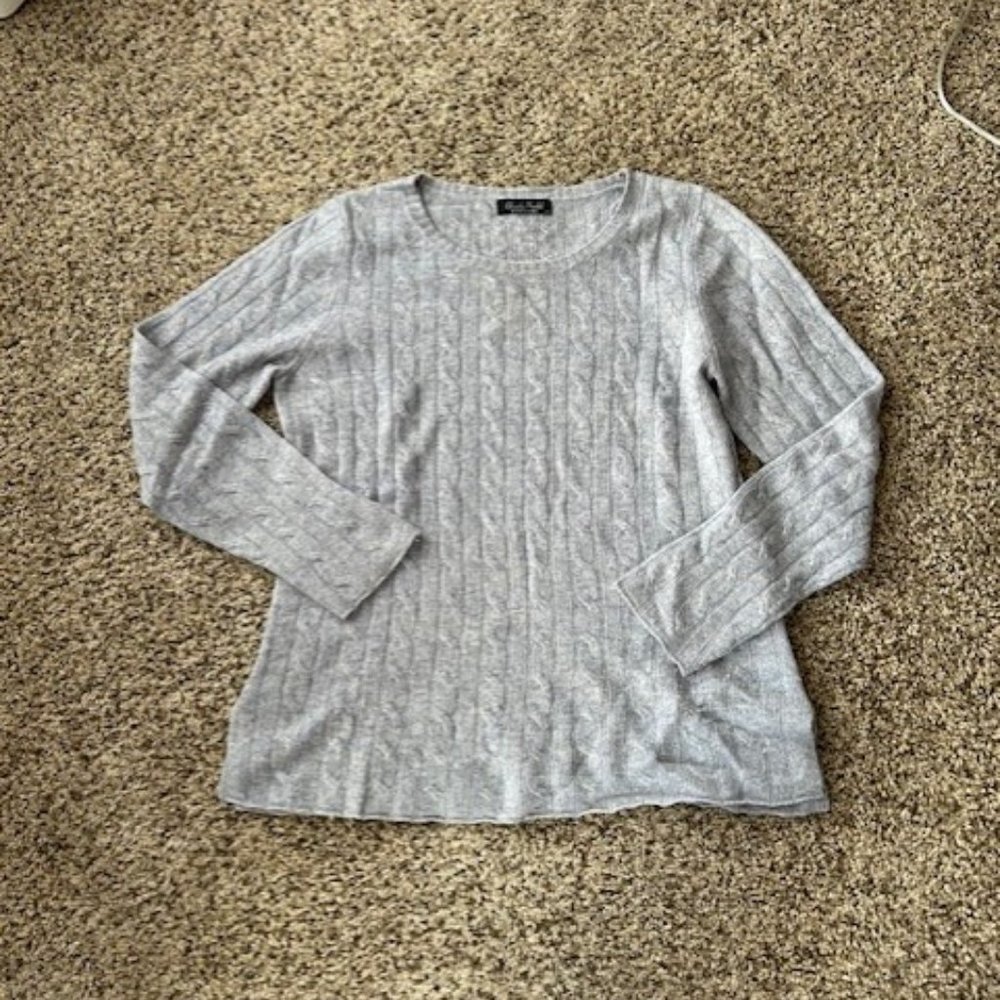 Lightweight Cable Cashmere Crew neck sweater size Large
